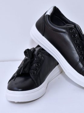 UrbanStep Classic Black Leather Sneakers