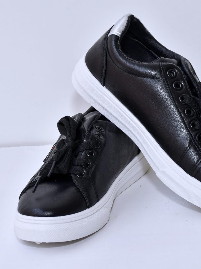 UrbanStep Classic Black Leather Sneakers