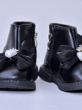 Black Patent Leather Girls' Boots with Pearl-Decorated Bows