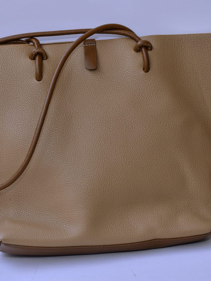 Classic Tan Leather Tote Bag with Adjustable Straps